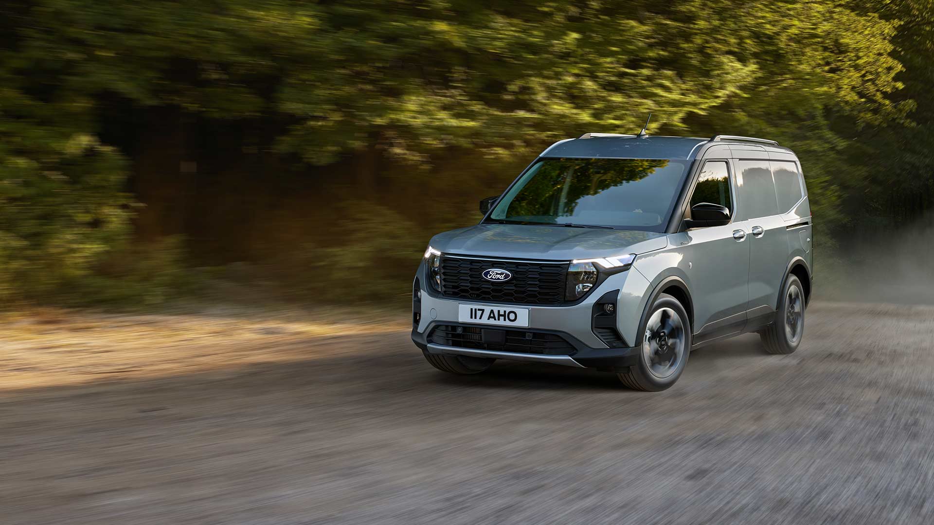 ford transit_courier eu Banner_04_V769_Transit _Courier 16x9 1920x1080 bb v769 exterior dynamic front view